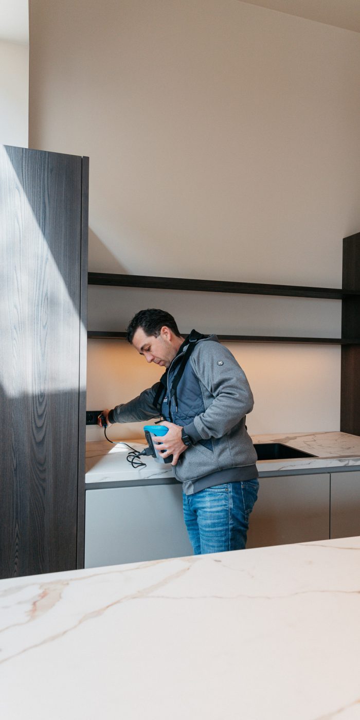 Elektromonteur bij Schimmel Elektrotechniek