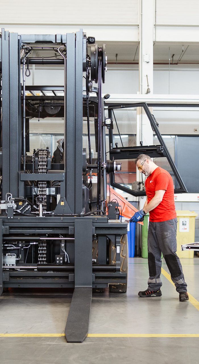 Werkplaatsmonteur bij Motrac Intern Transport Almere