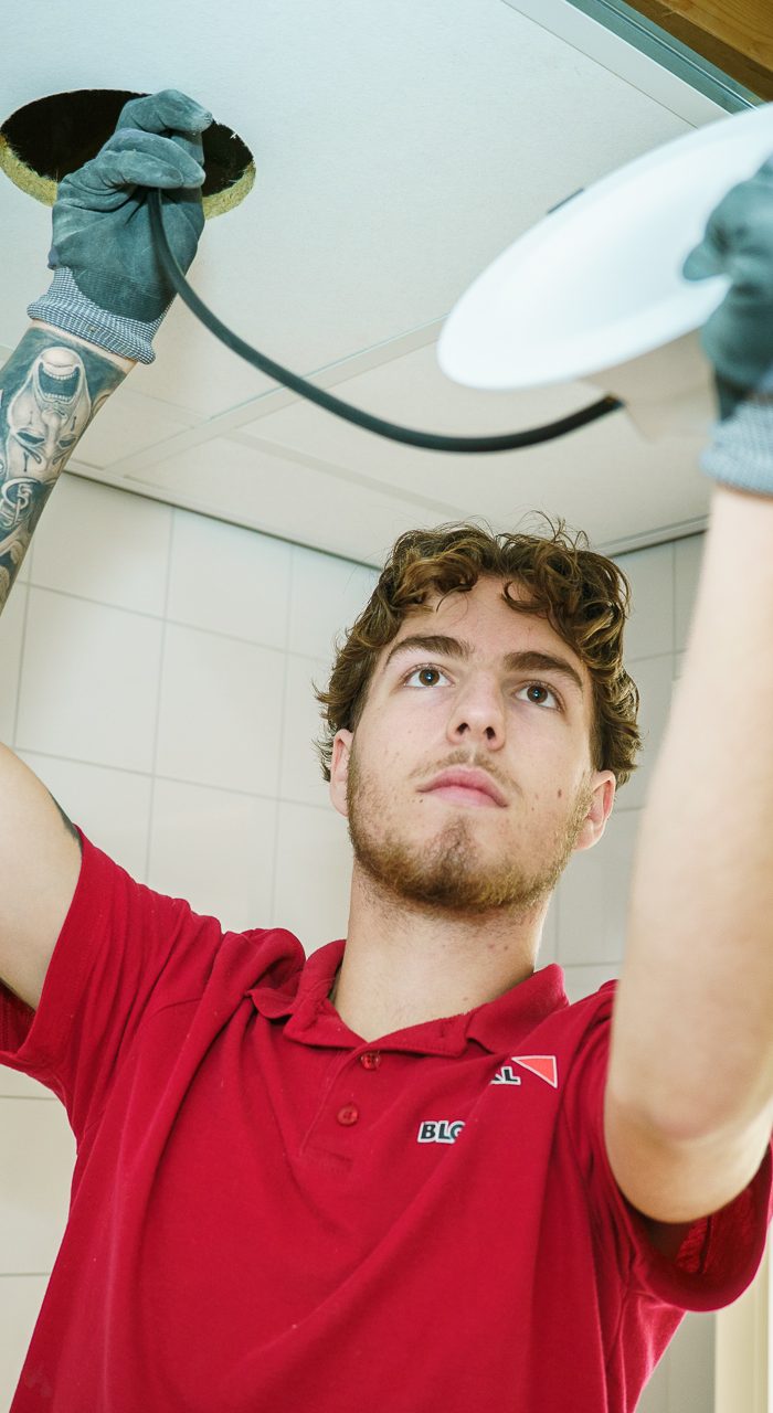 Elektromonteur bij Bloemendal Techniek