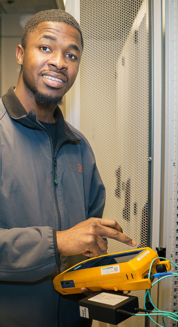 Datamonteur bij Data Techniek Nederland