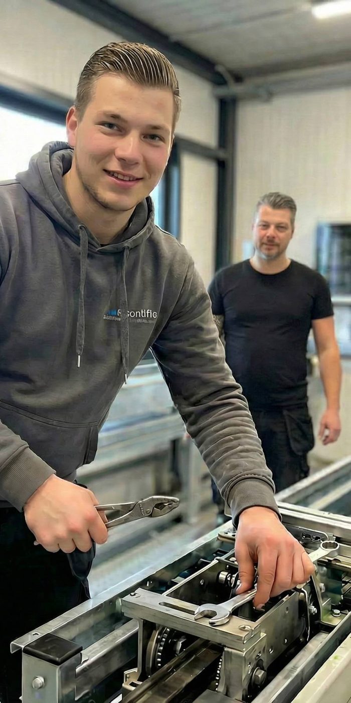 Leerling Liftmonteur bij Roton Lifts Europe