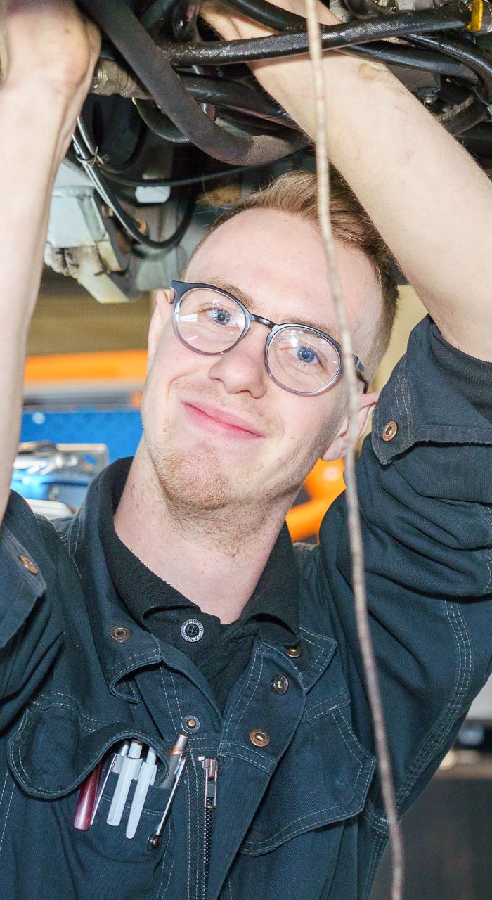 Monteur bij G.A. van der Waal